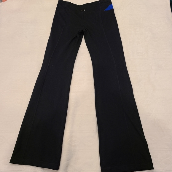 UnderArmour active wear pants - Picture 2 of 7